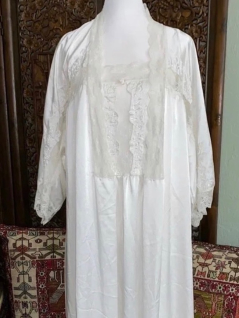Vintage Peignoir Set 🌹  robe nightgown